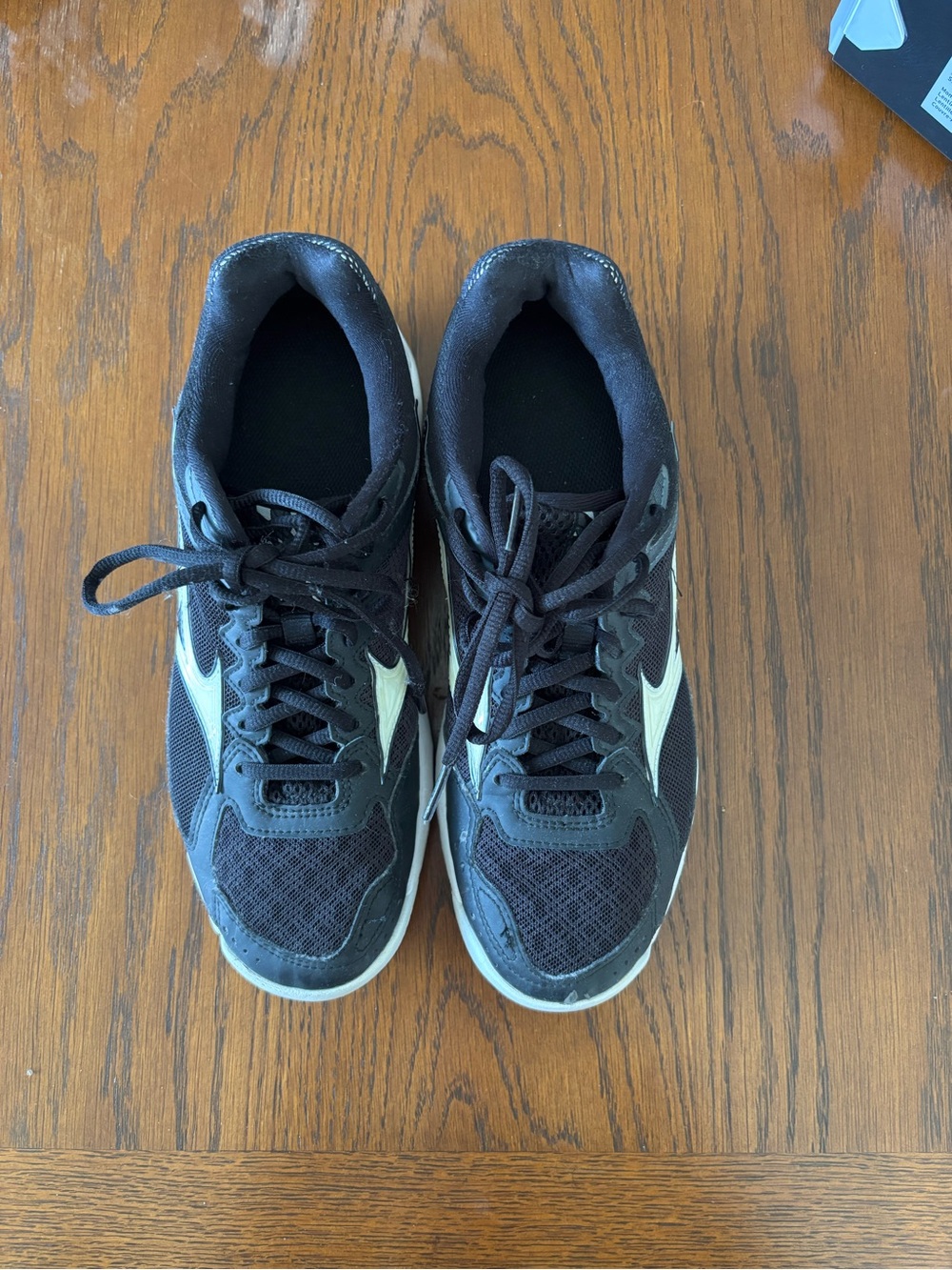 Women’s Mizuno shoes